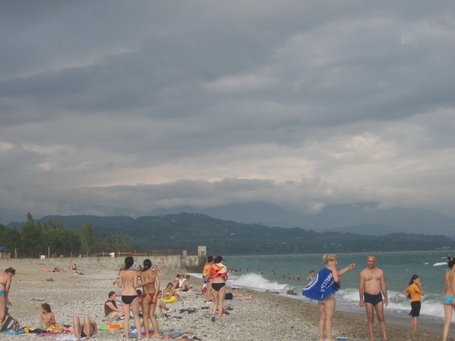 Пляж в Гудауте
